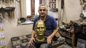 Türkiye'den birçok yabancı devlet başkanı ile önemli isimlere hediye edilen