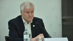 Almanya İçişleri Bakanı Horst Seehofer, Almanya İslam Konferansında (DIK) yaptığı