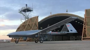 Baykar Teknik Müdürü Selçuk Bayraktar, 2015 yılında Batman’da Türkiye'nin ilk