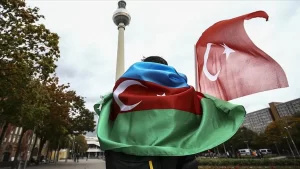 Rusya gazetelerinden Vedomosti'de, Strateji ve Teknoloji Analiz Merkezinden Konstantin Makiyenko