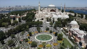 Japon basınındaki haberlerde Ayasofya-i Kebir Camii'nin 86 yıl sonra müzeden