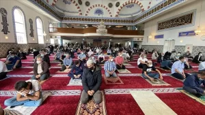 Hollanda’da yeni tip koronavirüs (Kovid-19) salgınının yayılmasını önlemek için alınan