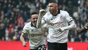 İstanbul   Süper Lig'in 26. haftasında Beşiktaş, sahasında Göztepe'yi 1-0