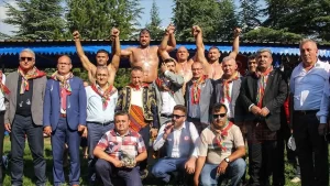 Kütahya'nın Domaniç ilçesinde geleneksel olarak düzenlenen 659. Domaniç Yağlı Pehlivan