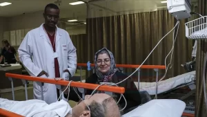 Somali asıllı doktor Muhammed Ahmed, tıp eğitimi almak için 7