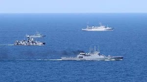 Rus ve Ukrayna savaş gemileri arasında sıcak temas   Azak