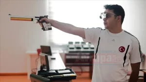 Milli sporcu İsmail Keleş, Brezilya'da düzenlenen Havalı ve Ateşli Silahlar