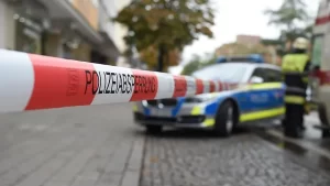 Köln Almanya'da 10 bin kişi tahliye edildi   Almanya'nın Köln