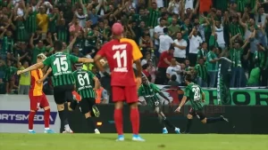 Süper Lig'de Trabzonspor'un "Dozer" lakaplı efsane futbolcusu Cemil Usta'nın adının
