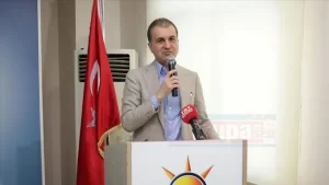 Çelik, "Ankara'da, Cumhurbaşkanımızın liderliğinde Türkiye kararlı bir şekilde yönetiliyor. Kendi