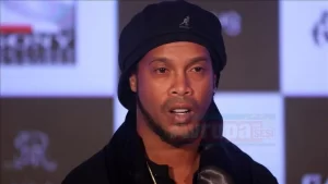 FIFA tarafından kariyerinde iki kez yılın futbolcusu seçilen Ronaldinho, biriken