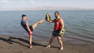 Erzurum'da yapılan Türkiye Şampiyonası'nda altın madalya kazanan milli sporcu Hayrullah