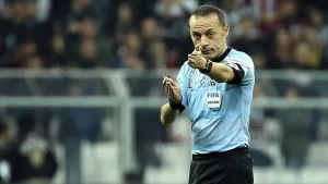 Hakem Cüneyt Çakır, UEFA Şampiyonlar Ligi play-off turunda CFR Cluj