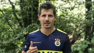 Fenerbahçe Kaptanı Emre Belözoğlu, Avusturya'daki sıcak havaya rağmen çok verimli