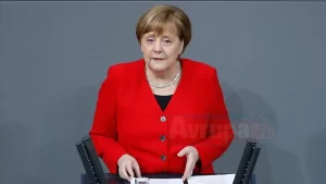 Almanya Başbakanı Merkel, İngiltere'nin Brexit müzakerelerini uzatma isteğine ilişkin, "Kısa