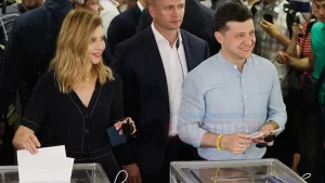 Ukrayna'daki erken genel seçime ilişkin sandık çıkış anketlerine göre Devlet