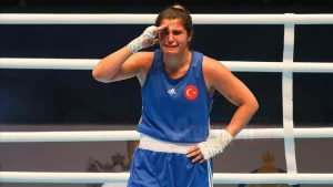 Dünya Kadınlar Boks Şampiyonası'nda milli sporcu Busenaz Sürmeneli, altın madalya