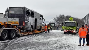 ZÜRİH İsviçre'de turistleri taşıyan otobüs kaza yaptı: 1 ölü, 44