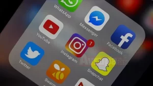   Avrupa Birliği (AB), Twitter, Facebook ve Google'dan yalan haber
