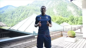 Medipol Başakşehir'in Senegalli yıldızı Demba Ba, Türkiye'nin tam bir özgürlük