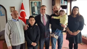 NÜRNBERG Almanya'da 9 yaşındaki Kenan 'kahraman' oldu Almanya'da yanan araçtan