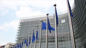 Brüksel   AB, BMW, Daimler ve VW gibi otomobil üreticilerinin
