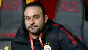Galatasaray'ın yardımcı antrenörlerinden Hasan Şaş, görevinden istifa ettiğini açıkladı.