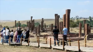 Bitlis'in Ahlat ilçesindeki dünyanın en büyük Türk İslam mezarlığı olan
