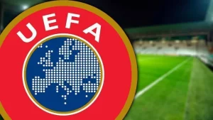 FIFA kokartlı hakemlerden Halis Özkahya, UEFA Avrupa Ligi'ndeki Rosenborg-Celtic maçında