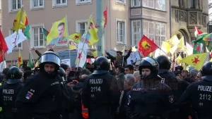 Köln   Almanya'nın Köln kentinde, terör örgütü PKK yandaşları, Batı