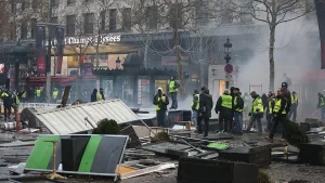 Paris'teki gösteriye ilişkin 101 kişi gözaltına alındı   Fransa'nın başkenti