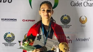 Rakibini 23-0 yenen milli tekvandocu, dünya şampiyonu oldu.