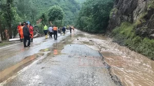 Trabzon Valisi İsmail Ustaoğlu, Araklı'da yaşanan sel felaketiyle ilgili, "6