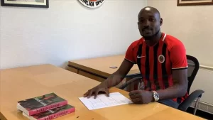   Başkent ekibi, Fildişi Sahilli forvet oyuncusu Giovanni Sio ile