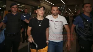 Galatasaray'ın transferi için görüşmelere başlandığını duyurduğu milli futbolcu Emre Mor,