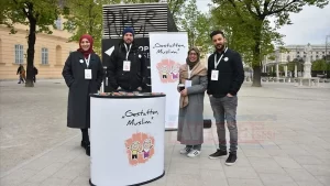 Viyana   Avusturya’da "Buyurun Ben Müslümanım" stantlarıyla, İslam hakkında oluşan