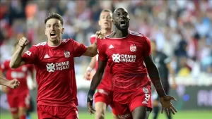 Süper Lig'de Demir Grup Sivasspor, Beşiktaş'ı 3-0 mağlup etti.