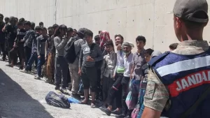 Edirne'de, yasa dışı yollarla yurt dışına çıkma hazırlığındaki 309 düzensiz