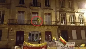 Terör örgütü PKK üyeleri Türkiye'nin Bordeaux Başkonsolosluğu'na saldırı gerçekleştirdi.