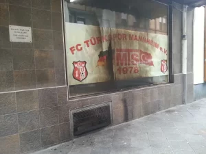 Almanya'da Türkspor Mannheim lokaline kimliği belirsiz kişi ya da kişilerce