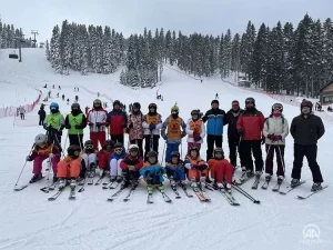 Ilgaz Dağı'nda, yaşları 6 ile 12 arasında değişen çocuklar, milli