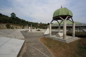 Hollanda'nın, Srebrenitsa soykırımında "kısmen" sorumlu olduğunu kabul ettiği Hollandalı askerler