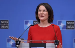 Almanya Dışişleri Bakanı Annalena Baerbock, Ukrayna'nın özellikle ağır silahlara ihtiyaç