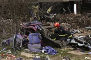Yunanistan'da dün meydana gelen tren kazasında hayatını kaybedenlerin sayısının 57'ye