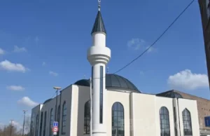 Fransa'nın Allonnes kentinde bir caminin "radikal İslam'ı savunduğu" gerekçesiyle 6