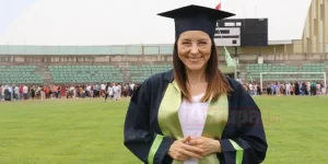   Almanya'da doğup büyüyen, annesi Alman olan 3 çocuk annesi