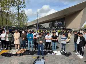 Hollanda'nın Rotterdam kentinde, İslam ve göçmen karşıtı Batı'nın İslamlaşmasına Karşı