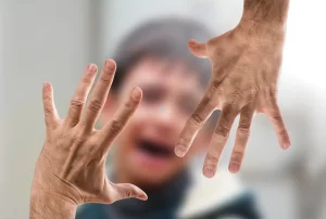 Koronavirüs döneminde aileler eve kapanınca çocuk ve kadına yönelik şiddette