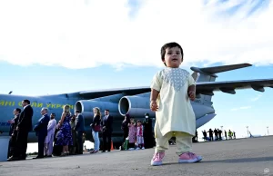Ukrayna Dışişleri Bakan Yardımcısı Yevgeniy Yenin, yaklaşık 360 kişiyi Afganistan'dan
