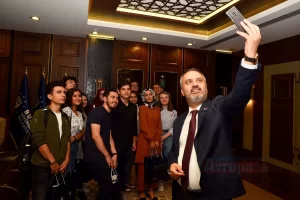 Bursa Büyükşehir Belediye Başkanı Alinur Aktaş, Büyükşehir Belediyesi’nin rehberlik hizmetinden